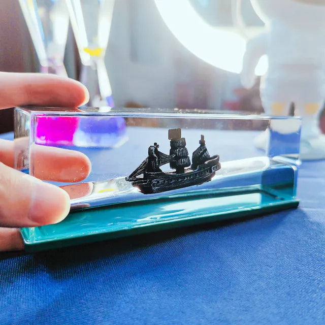 Cruise Ship Drift Bottle – Floating Acrylic Desk Decor
