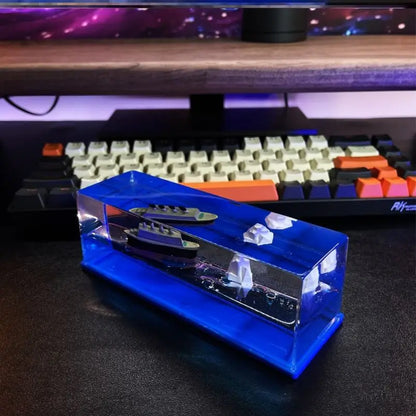 Cruise Ship Drift Bottle – Floating Acrylic Desk Decor