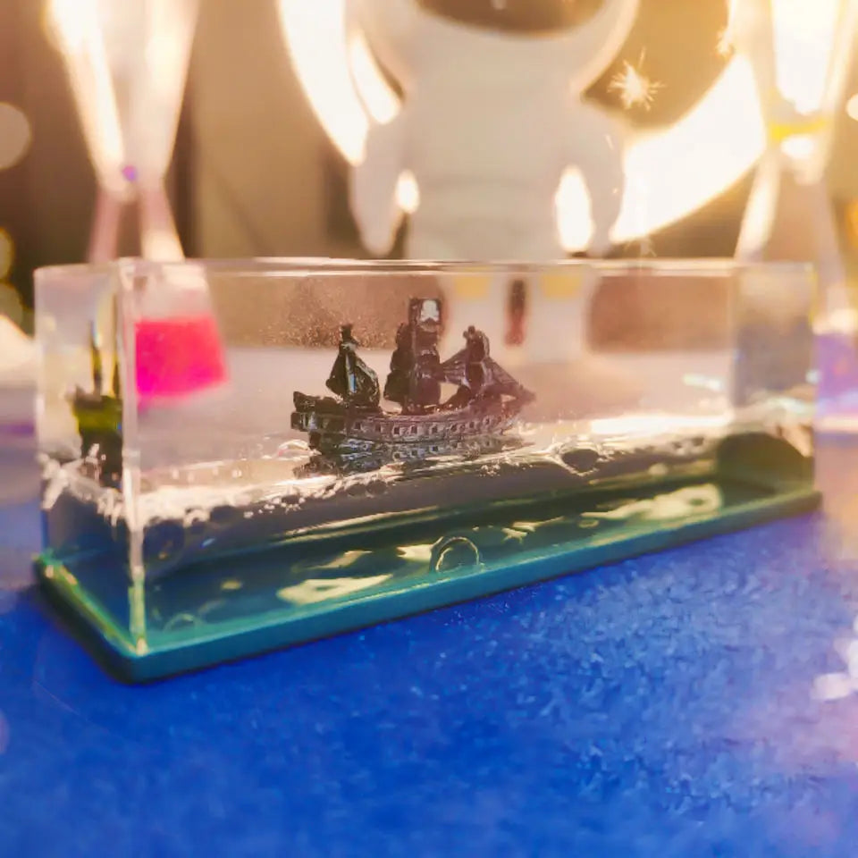 Cruise Ship Drift Bottle – Floating Acrylic Desk Decor
