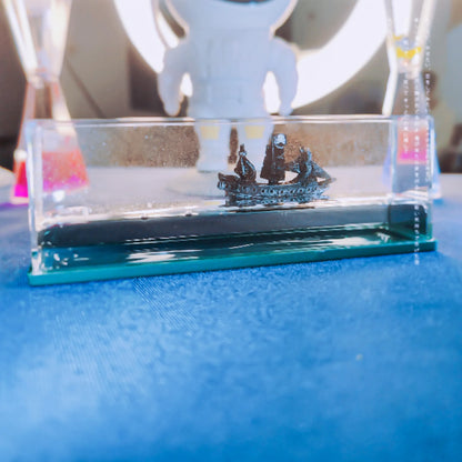 Cruise Ship Drift Bottle – Floating Acrylic Desk Decor